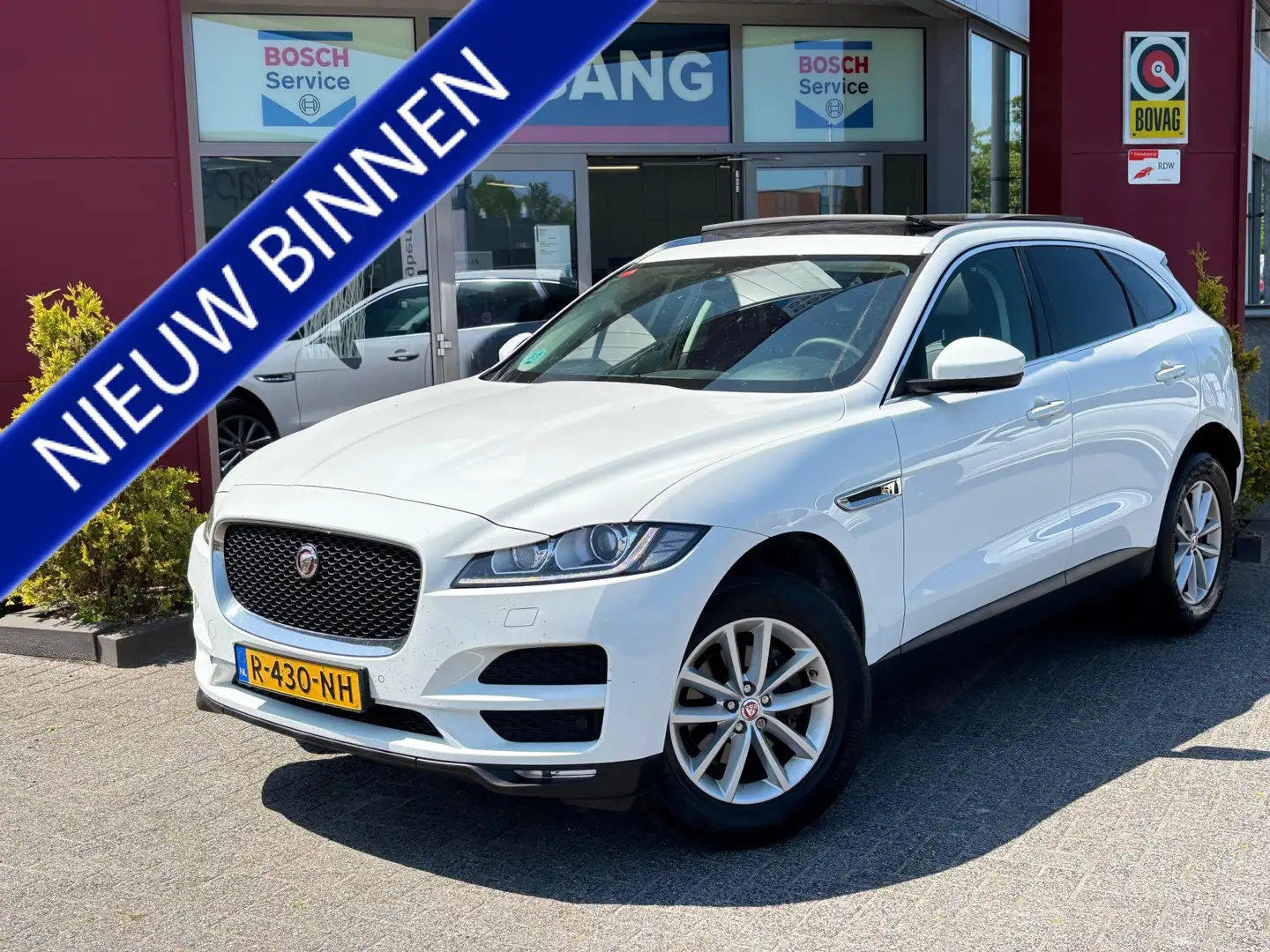 Jaguar F-Pace 2.0 Portfolio AWD 20d | Panoramadak Wit - 1