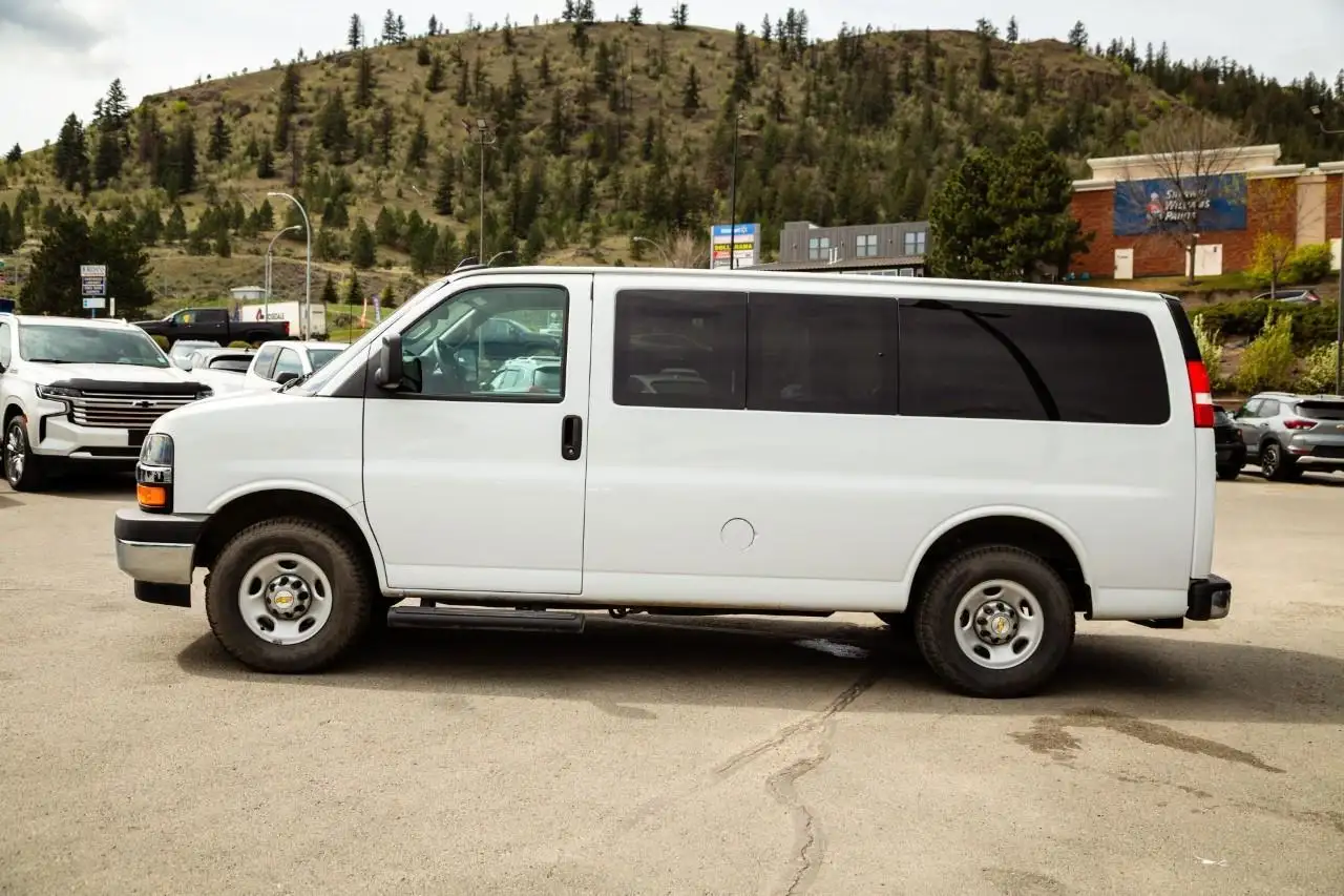 Chevrolet Express Passenger снимка Chevrolet Express Passenger