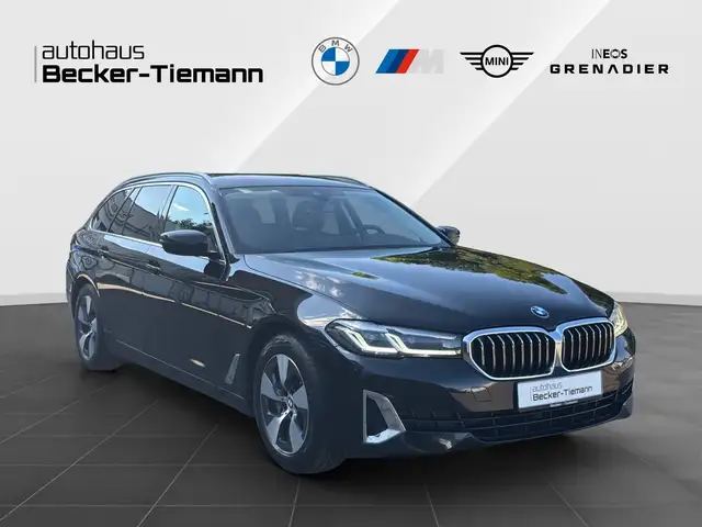 BMW 5 Series view 7
