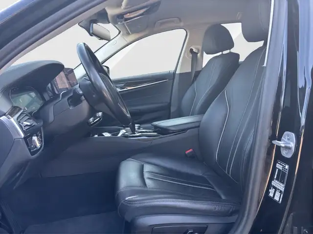 BMW 5 Series view 13