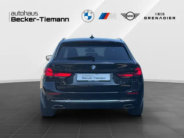 BMW 5 Series view 5