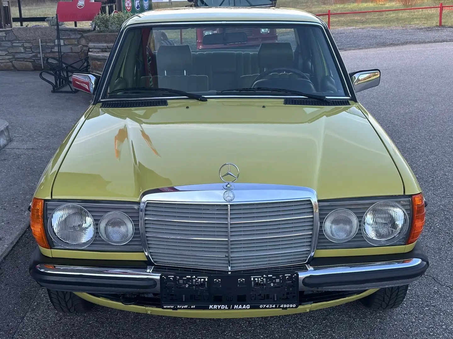Mercedes-Benz 200 200 Aut. W123 Grün - 2