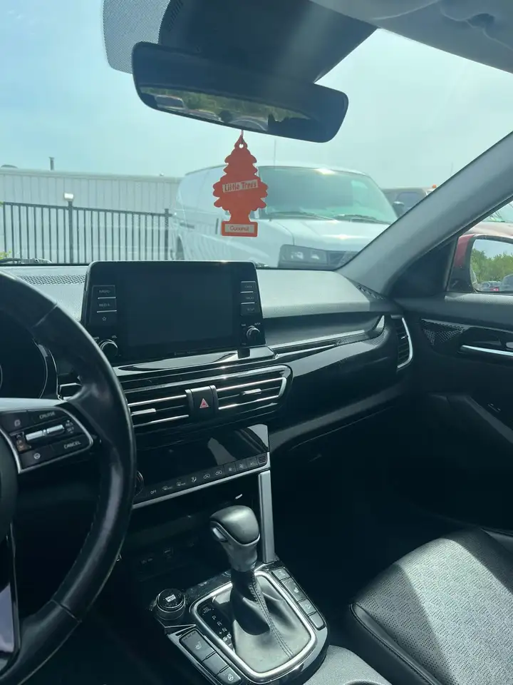 Kia Seltos снимка Kia Seltos