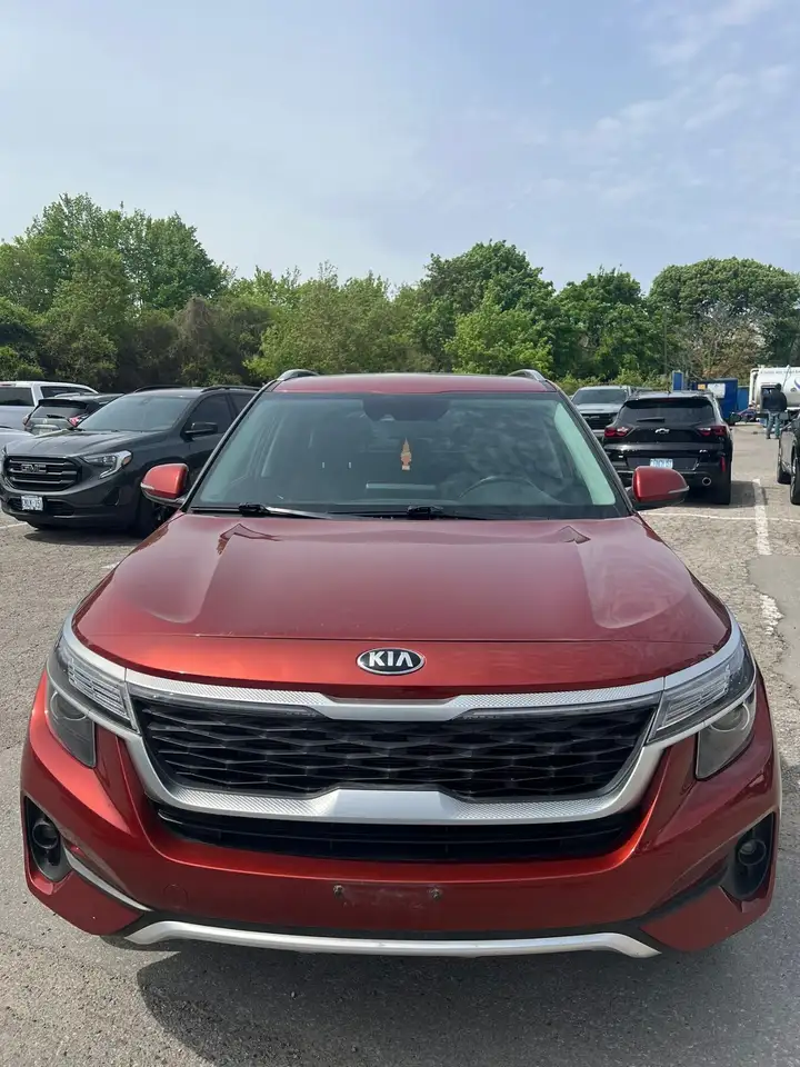 Kia Seltos снимка Kia Seltos