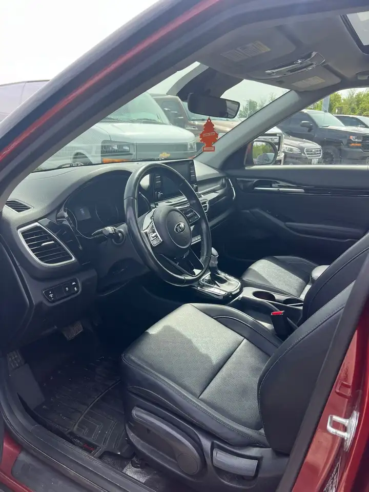 Kia Seltos снимка Kia Seltos