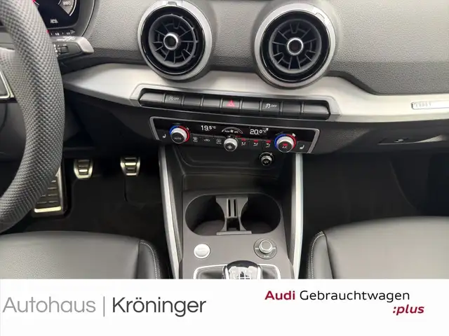 Audi Q2 view 14