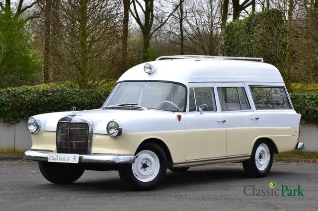 Mercedes-Benz 190 C Ambulance