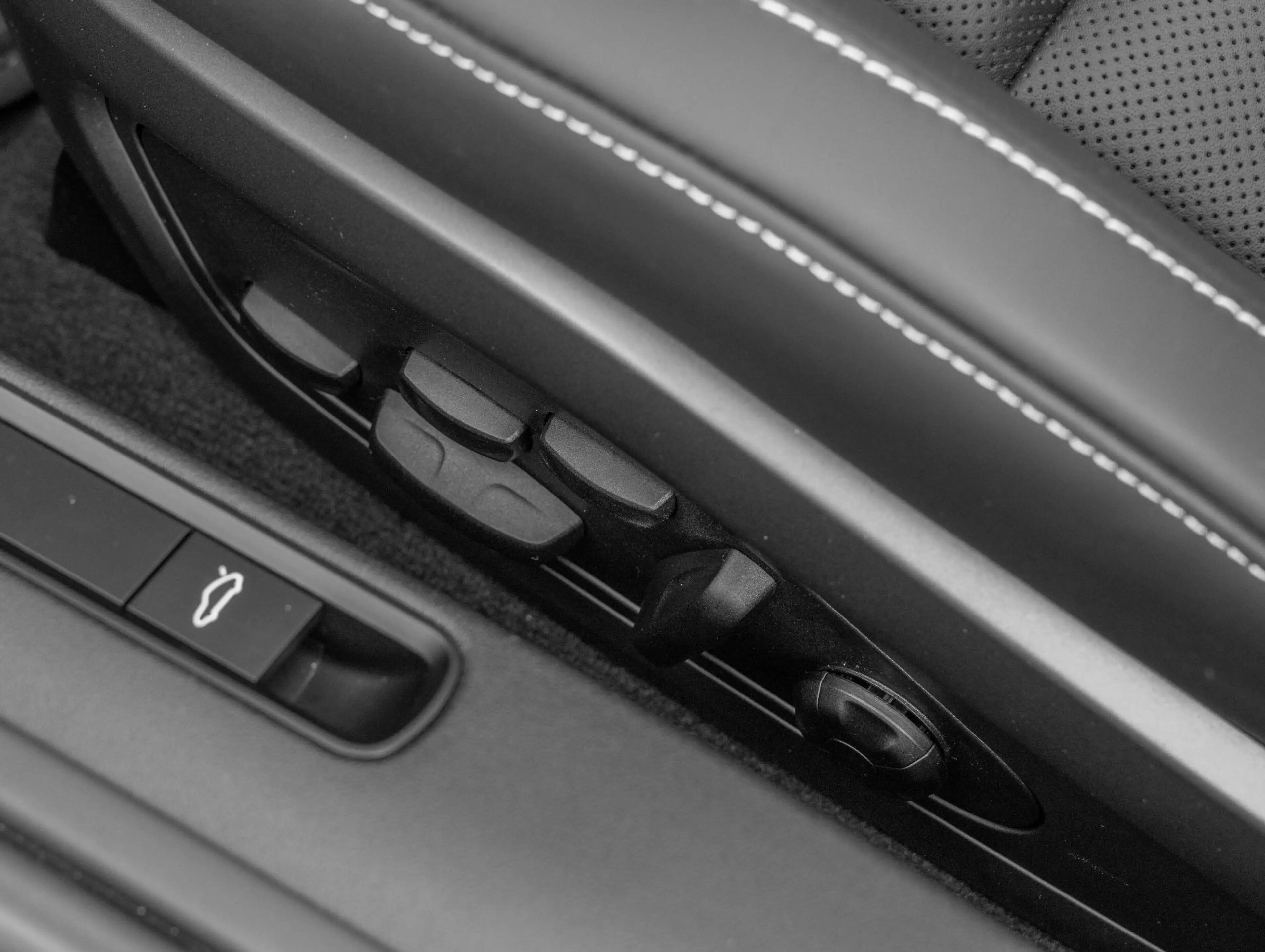 Porsche 992 Targa 4S — photo 30