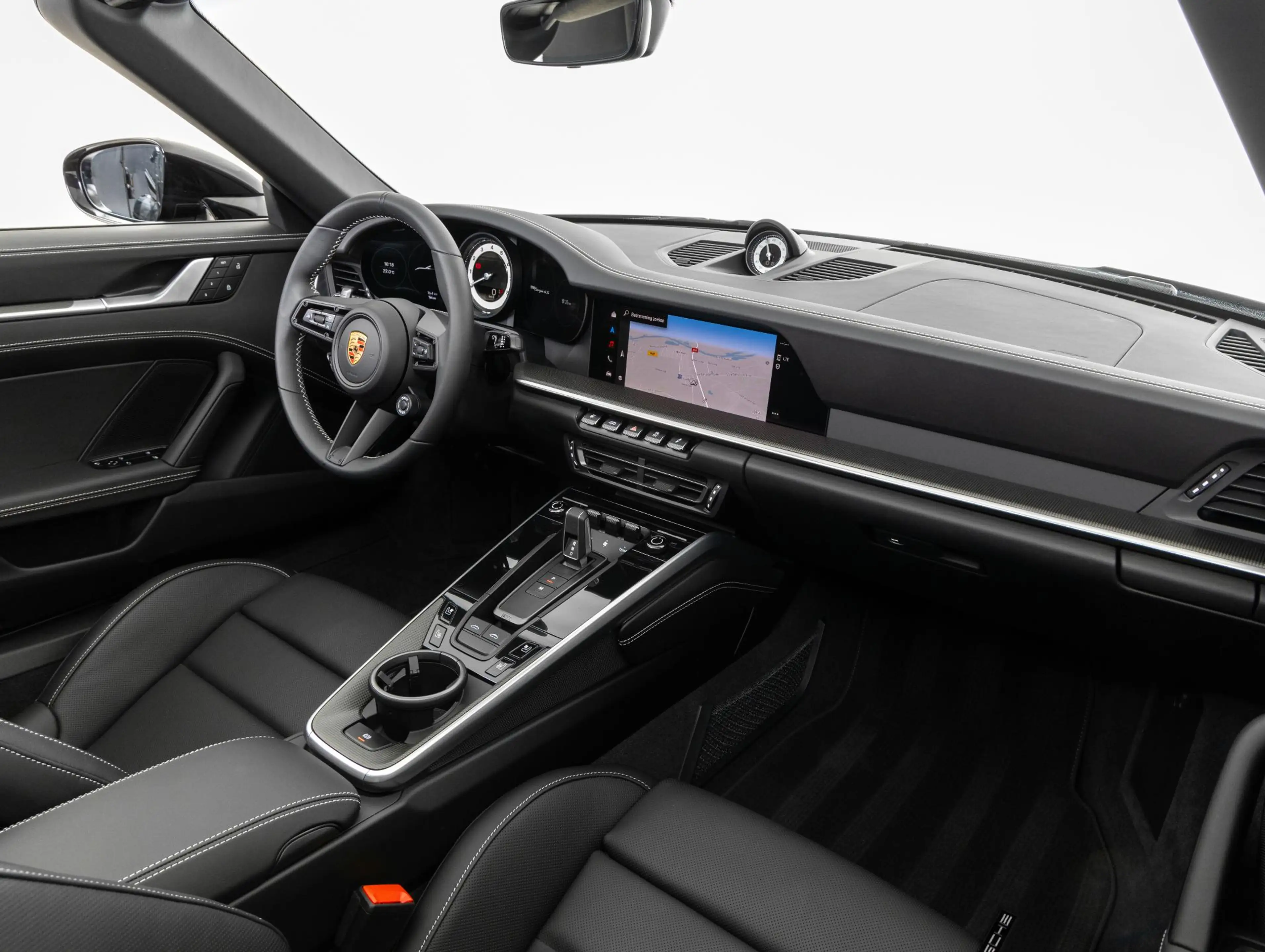 Porsche 992 Targa 4S — photo 7