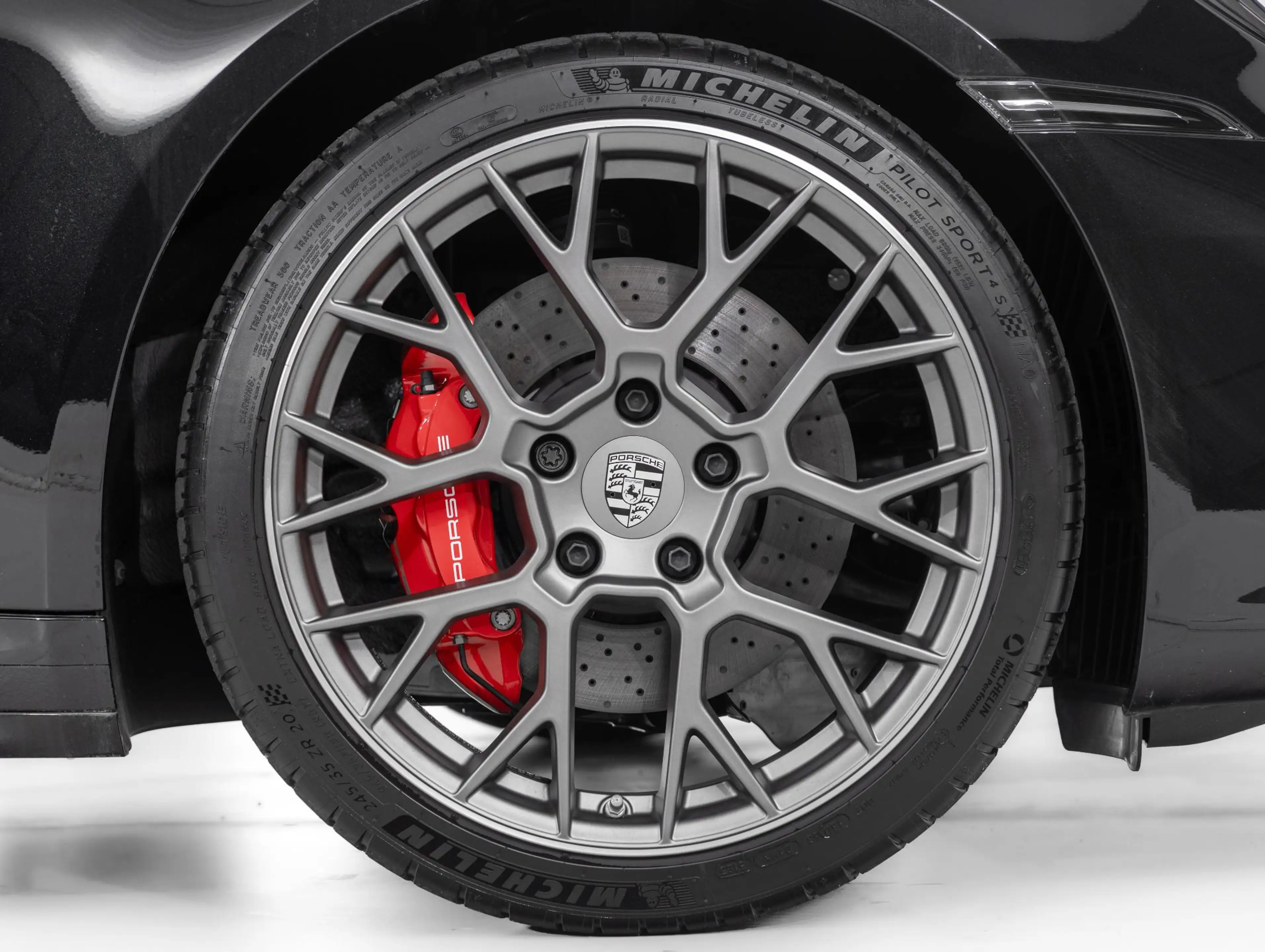 Porsche 992 Targa 4S — photo 19