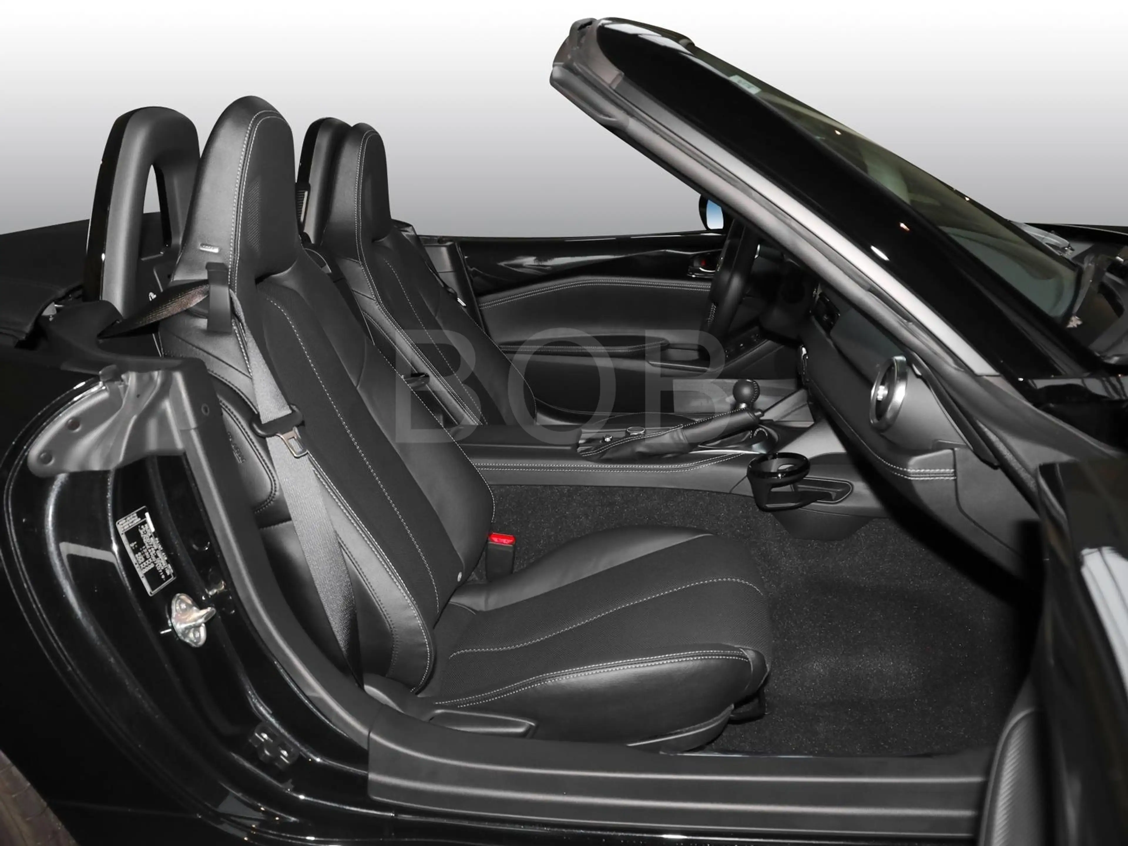 Mazda MX-5 1.5L SKYACTIV-G 132 6MT RWD Exclusive-line — photo 4
