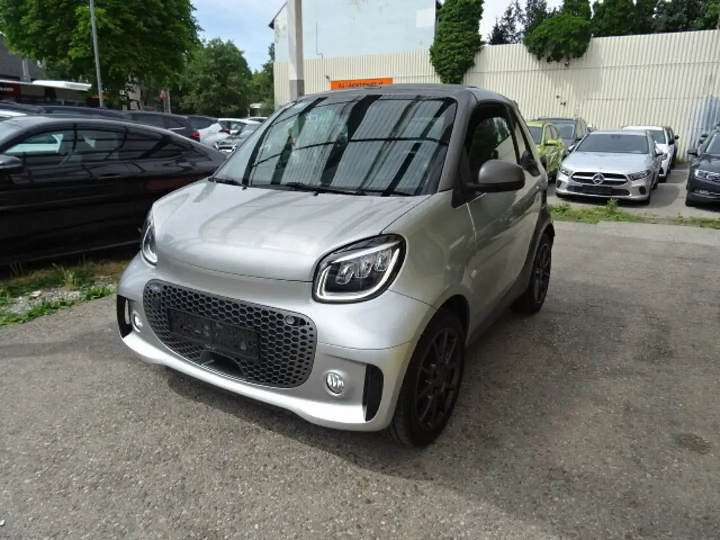 smart forTwo Smart fortwo EQ Cabrio Silber - 1