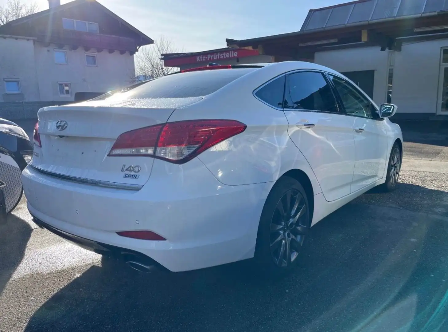 Hyundai i40 1.7 CRDi Style Automatik Getriebe | Panorama Weiß - 2