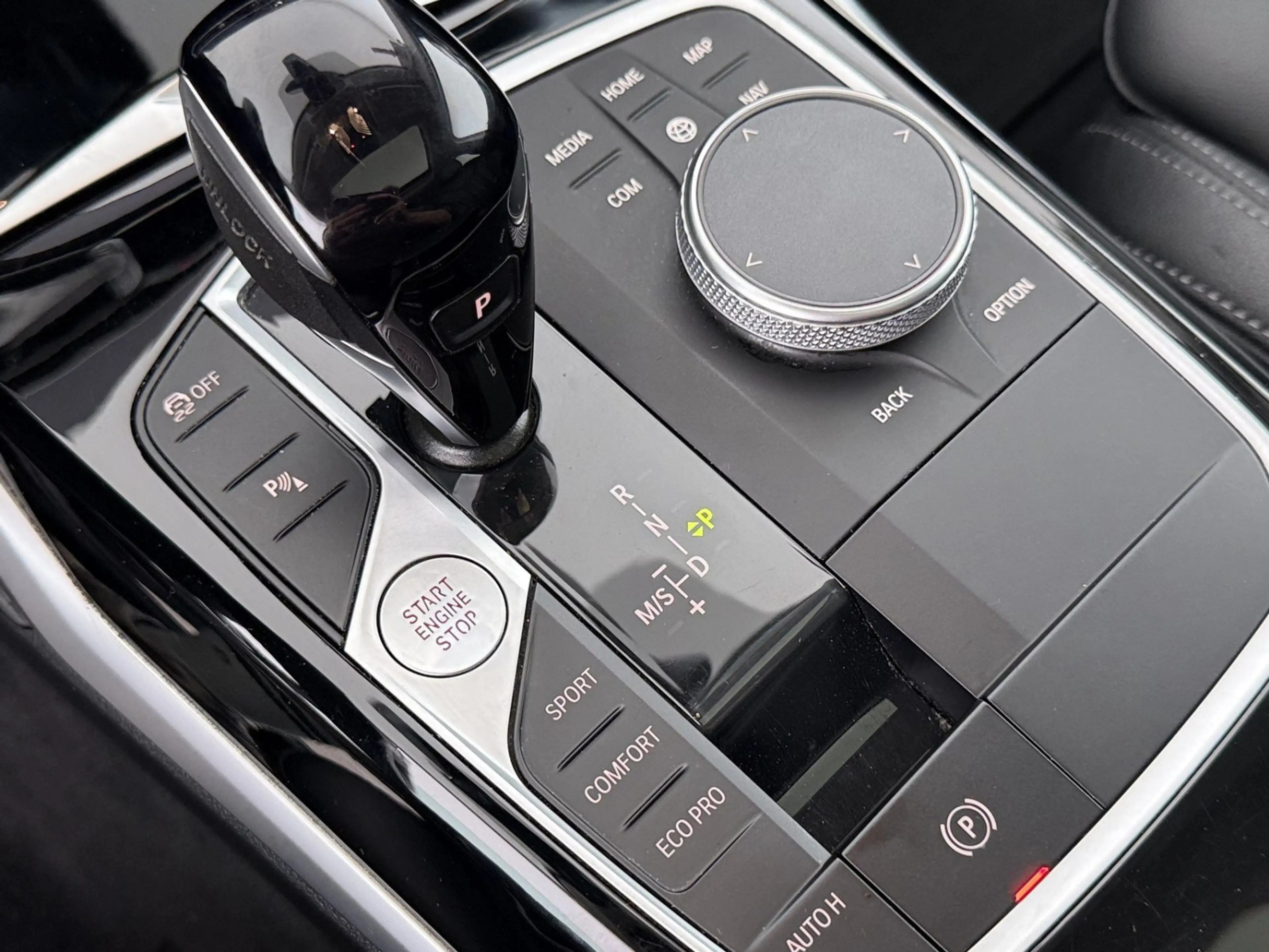 BMW 420 d Gran Coupe Aut LED LEDER SKY R-CAM SITZHZG — photo 20