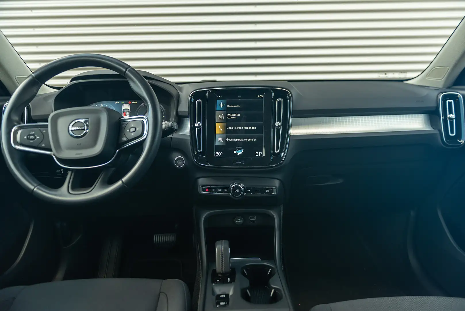 Volvo XC40 T4 Plug-in Hybrid Inscription CruiseControl Keyles Schwarz - 2