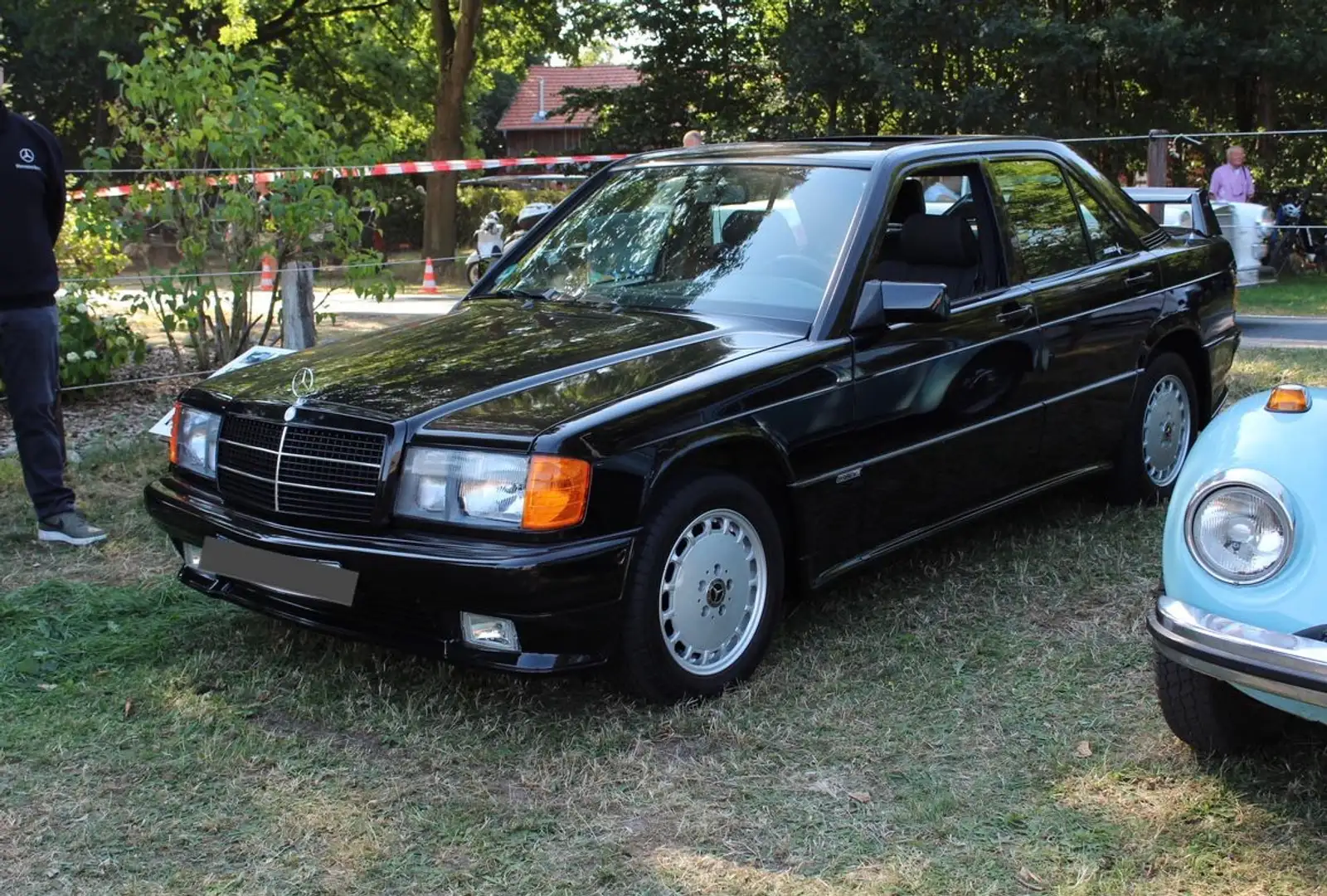 Mercedes-Benz 190 E 2.3 - 1