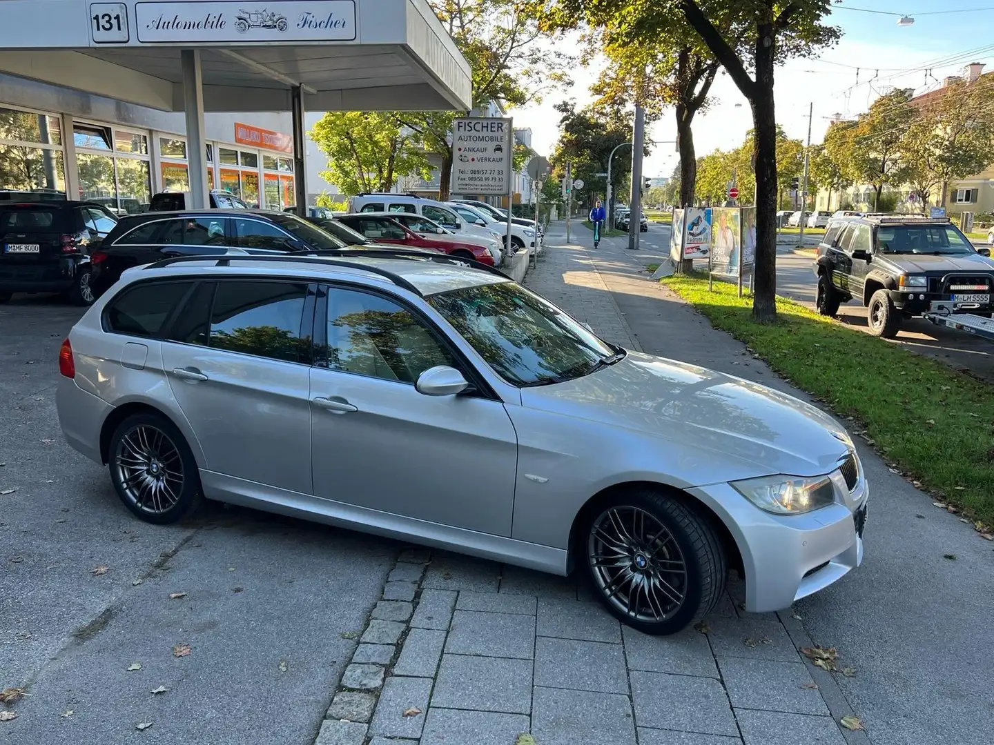 BMW 330 xDr Tour+M Paket/Klimaaut/Navi/Xenon/PDC+ Grau - 1