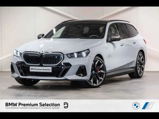 BMW i5 eDrive40 Touring M Sport Carbon | PANO | TOWB |