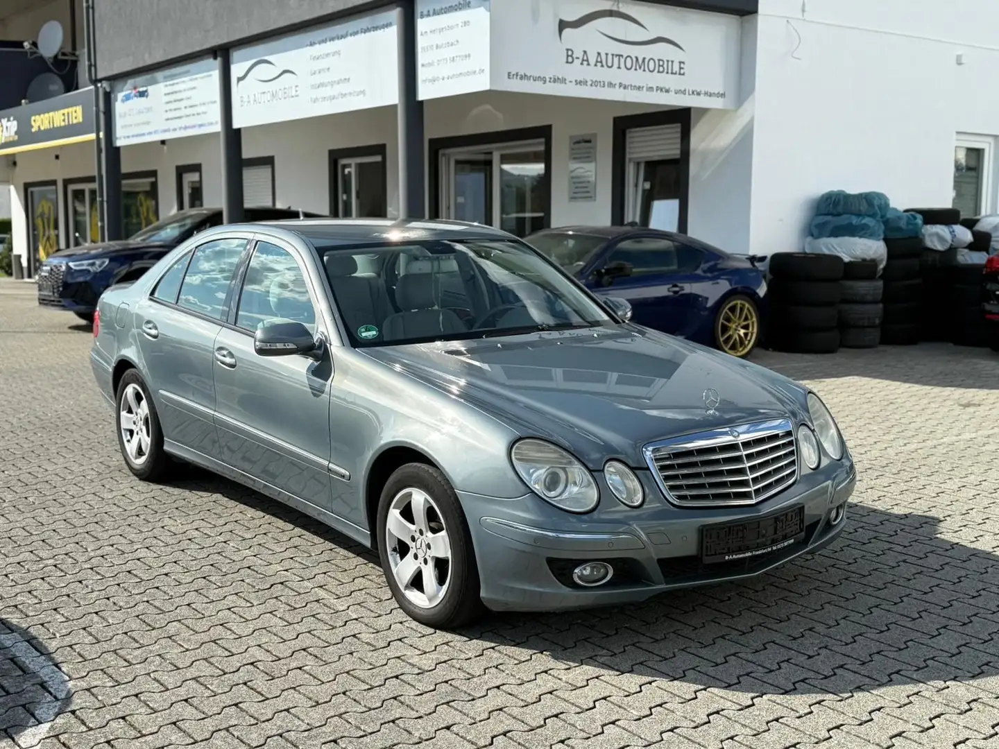 Mercedes-Benz E 200 E -Klasse Lim.E 200 CDI Automatik*Elegance Blau - 1