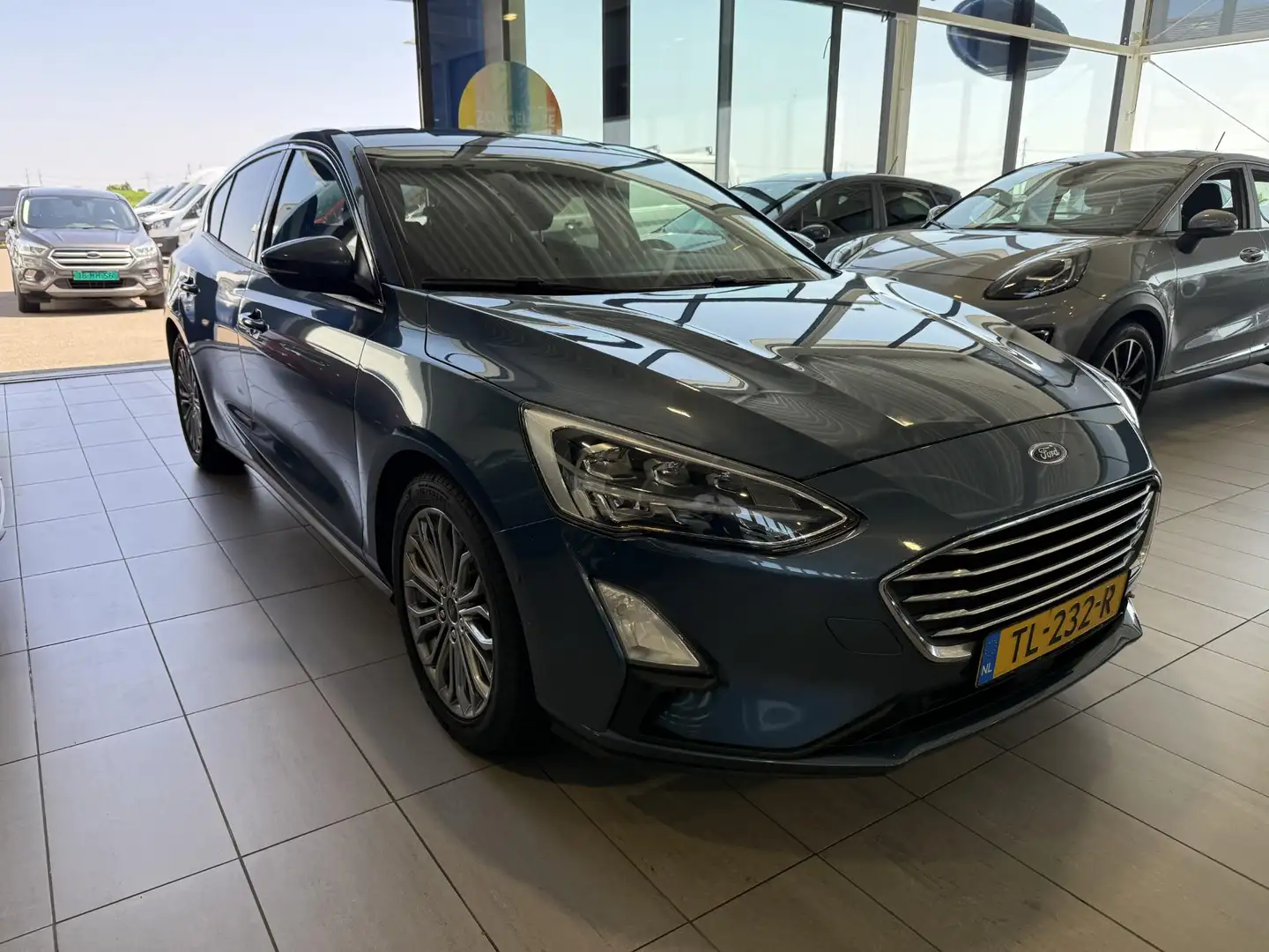 Ford Focus 1.0 EcoBoost Titanium Business 17'' | Trekhaak | A Blauw - 2
