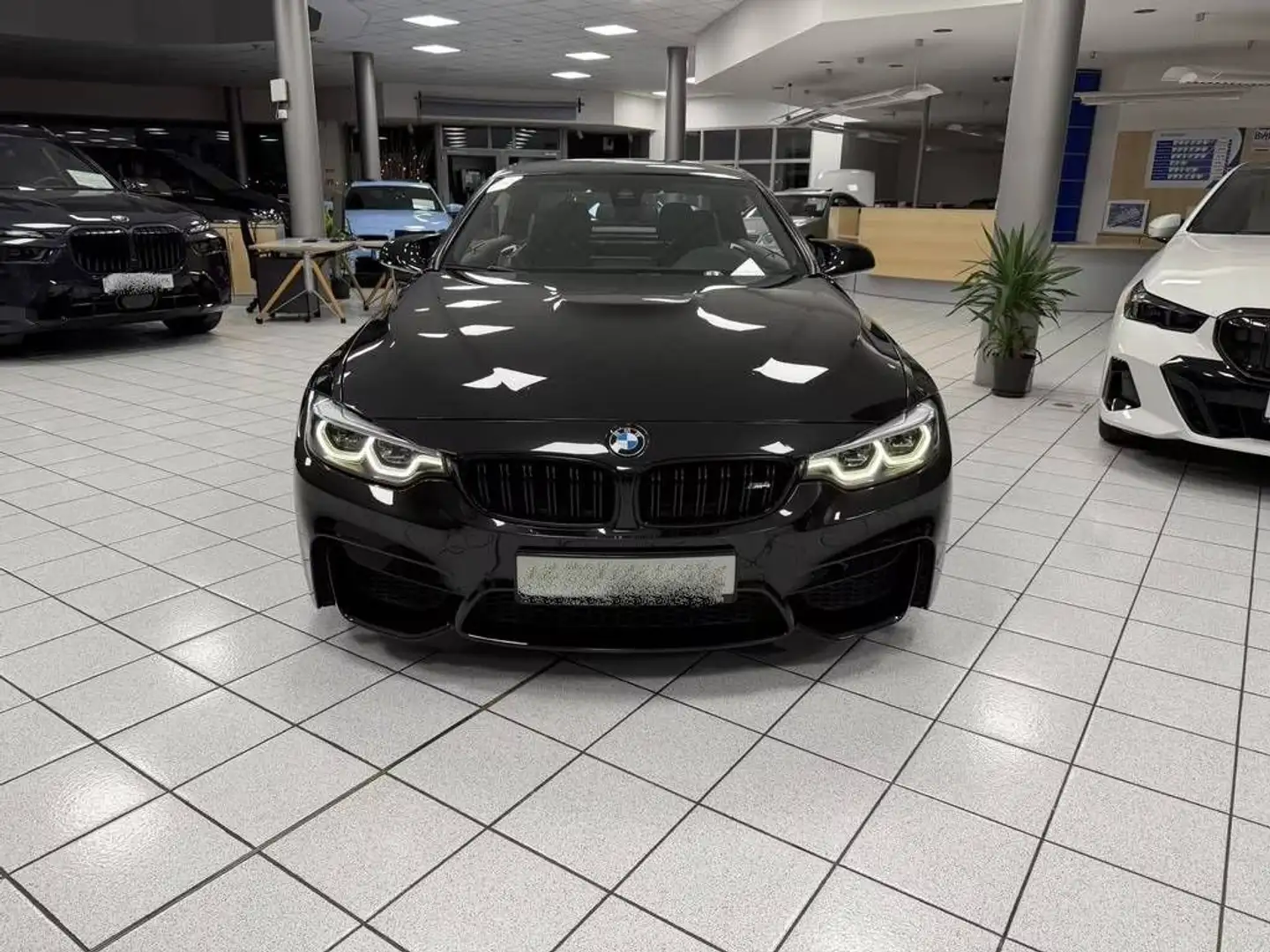 BMW M4 Cabrio Competition DKG Drivelogic*H-Up*360° Zwart - 2