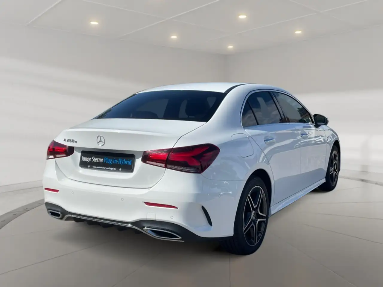 Mercedes-Benz A-Class e Limousine AMG AMG+MBUX+Wide+Cam+LED+Navi, миниатюра 4