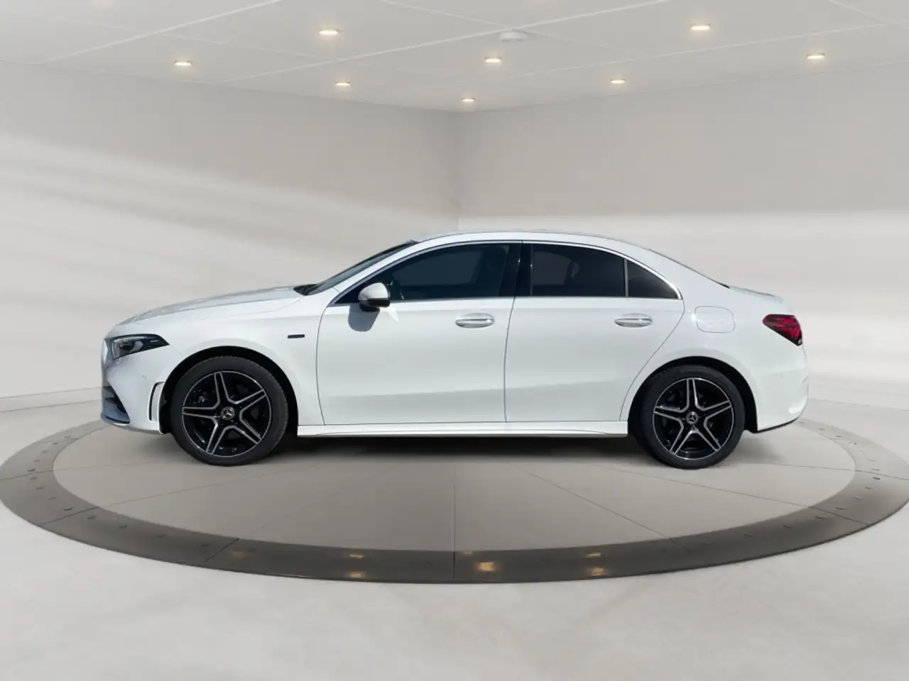 Mercedes-Benz A-Class e Limousine AMG AMG+MBUX+Wide+Cam+LED+Navi, миниатюра 5