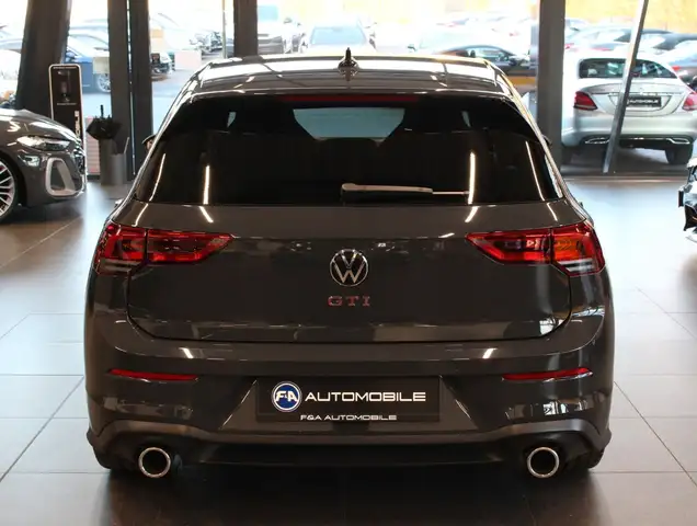 Volkswagen Golf view 6