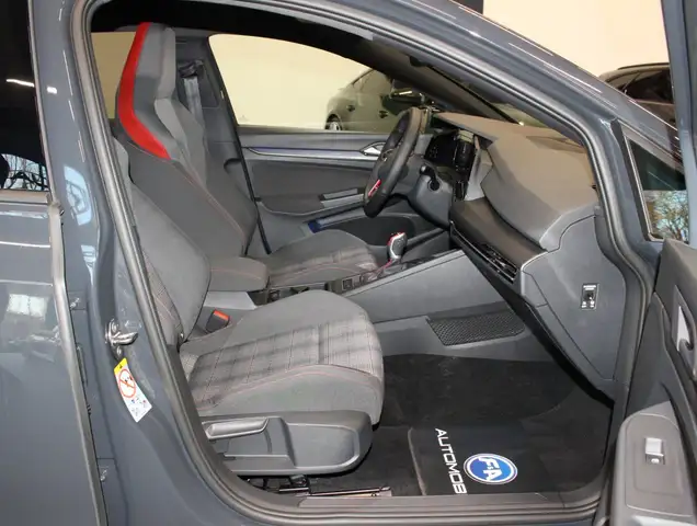 Volkswagen Golf view 10