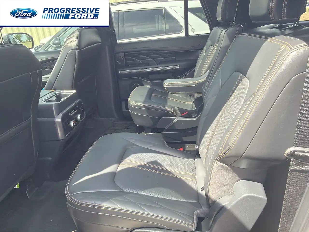 Ford Expedition снимка Ford Expedition