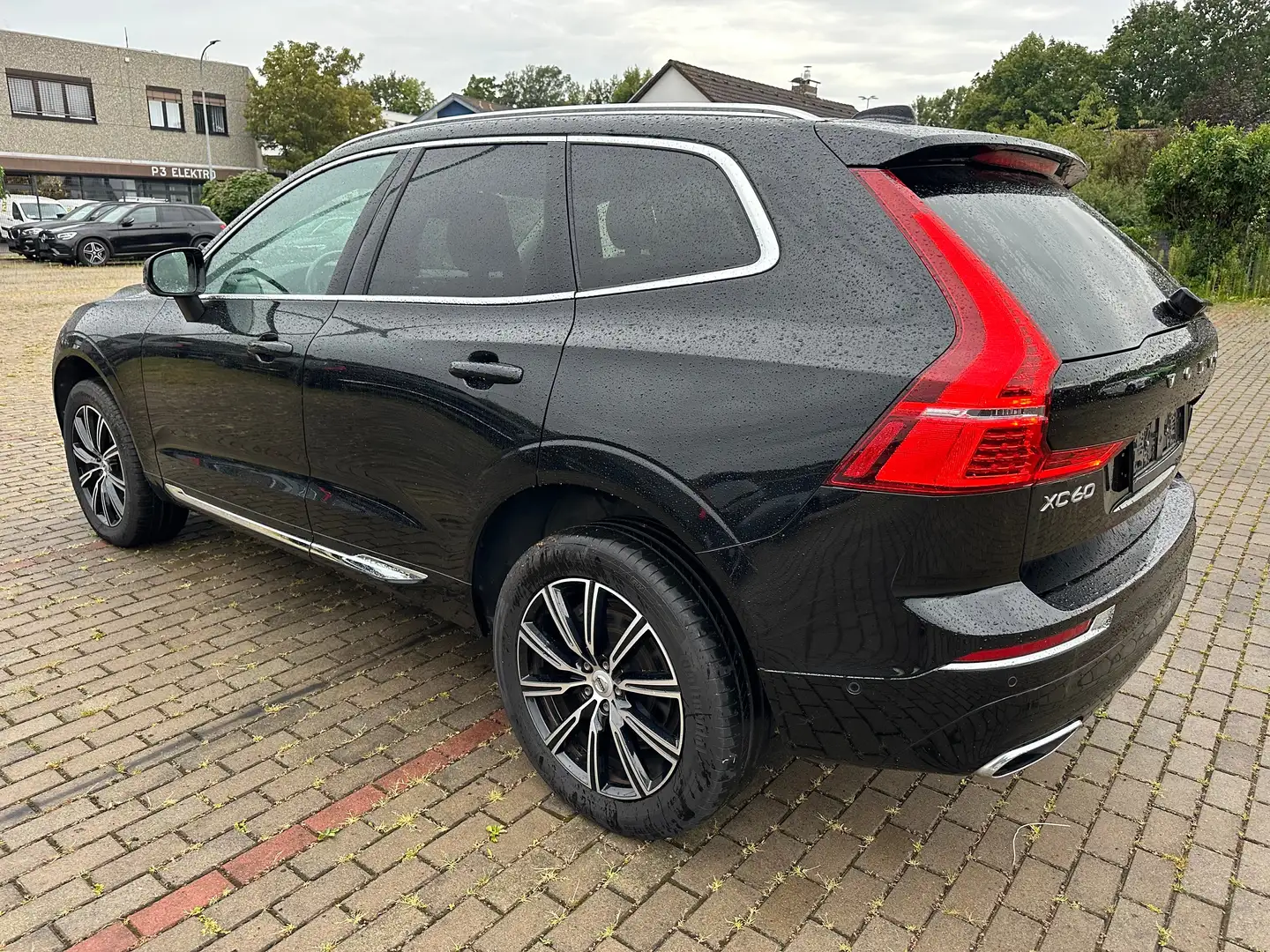 Volvo XC60 Inscription AWD/4 ZON KLIMAAUTOMATIC/KAM/BUSSINES Schwarz - 2