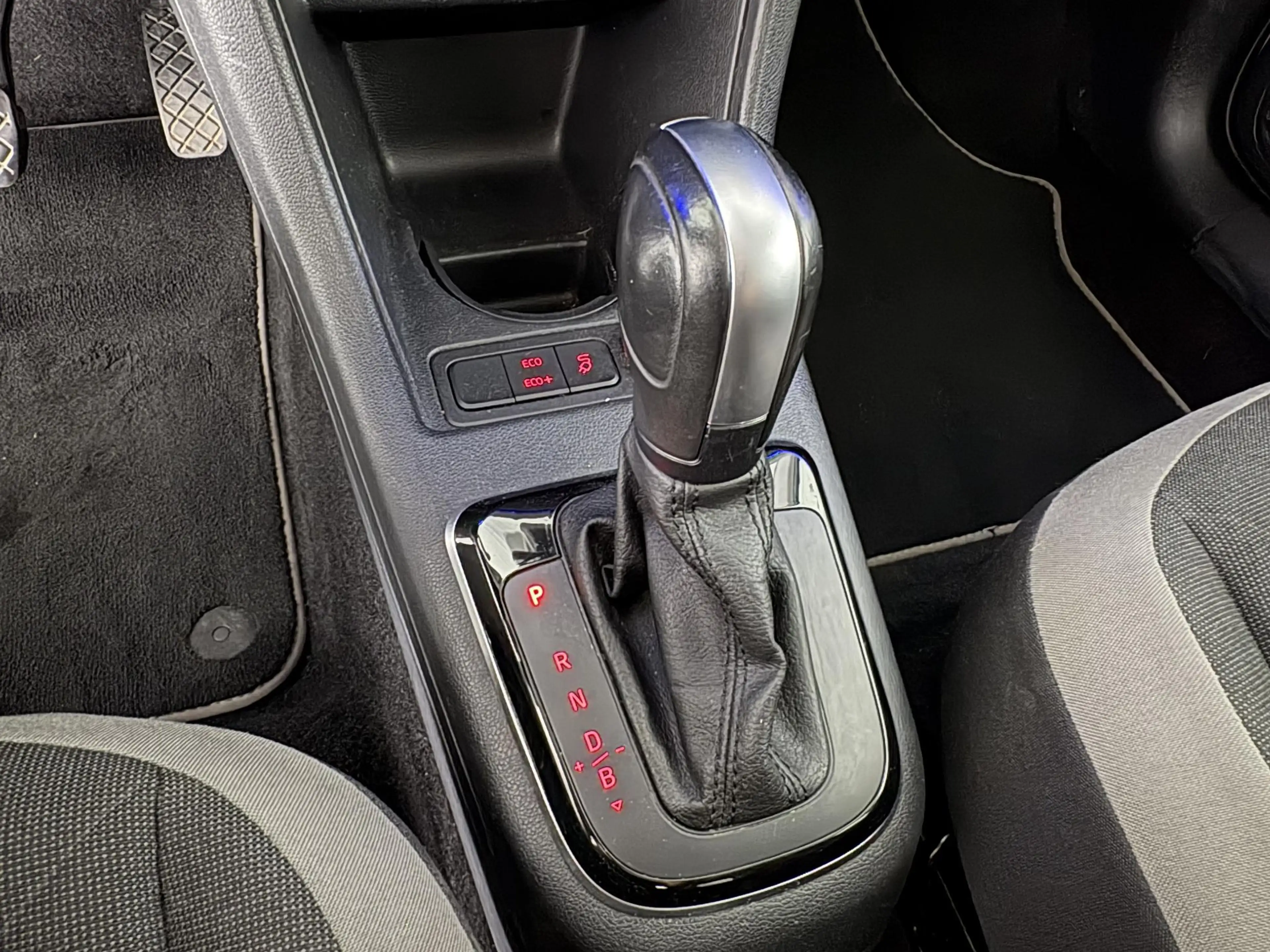Volkswagen e-up! e-up! Style | CAMERA | CRUISE | SOH 90% | STOELVER — photo 11