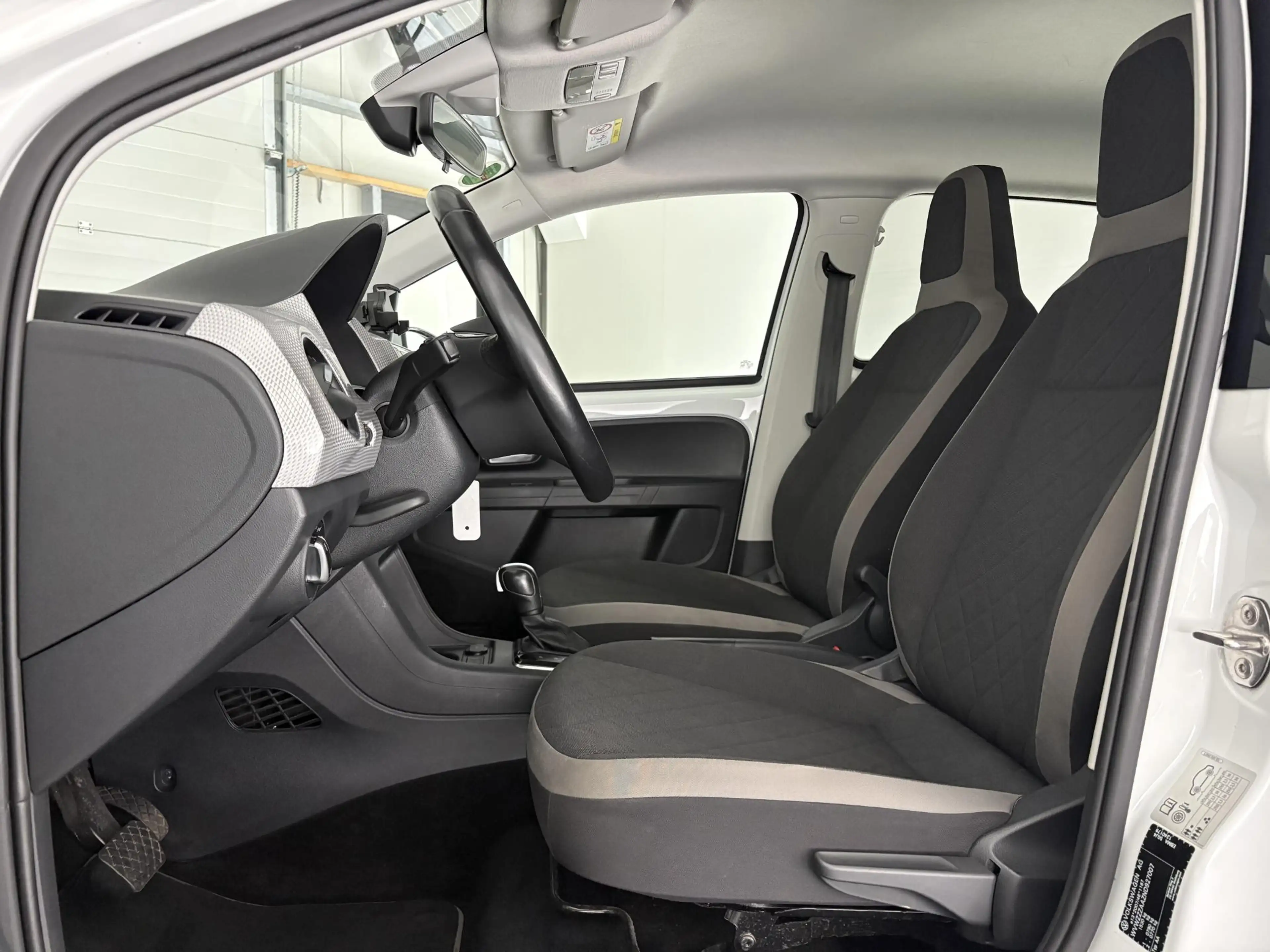 Volkswagen e-up! e-up! Style | CAMERA | CRUISE | SOH 90% | STOELVER — photo 4