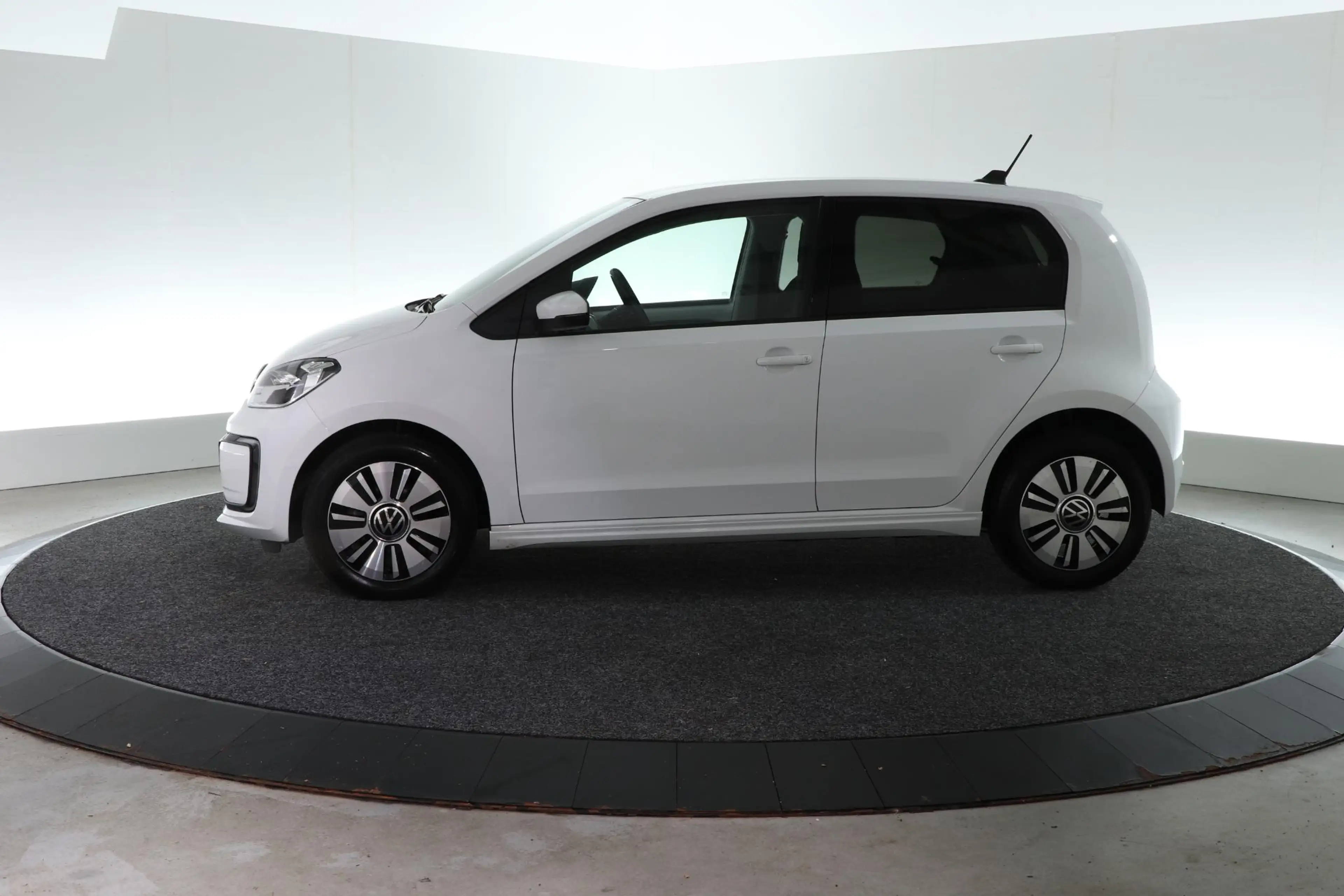 Volkswagen e-up! e-up! Style | CAMERA | CRUISE | SOH 90% | STOELVER — photo 7