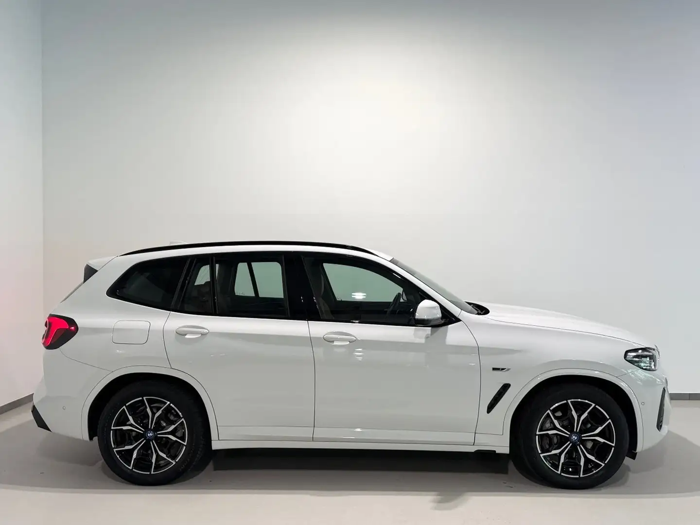 BMW X3 xDrive30e LCI/M-Sport/AHK/Kamera/LED Weiß - 2