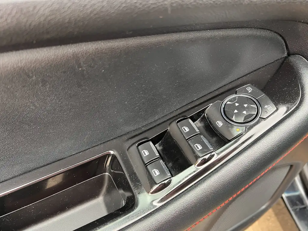 2020 Ford Edge ST-Line | Convenience Pkg | Heated Steering Wheel — photo 5