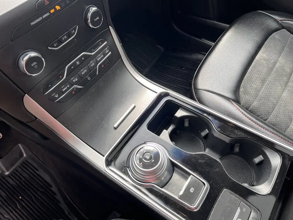 2020 Ford Edge ST-Line | Convenience Pkg | Heated Steering Wheel — photo 8