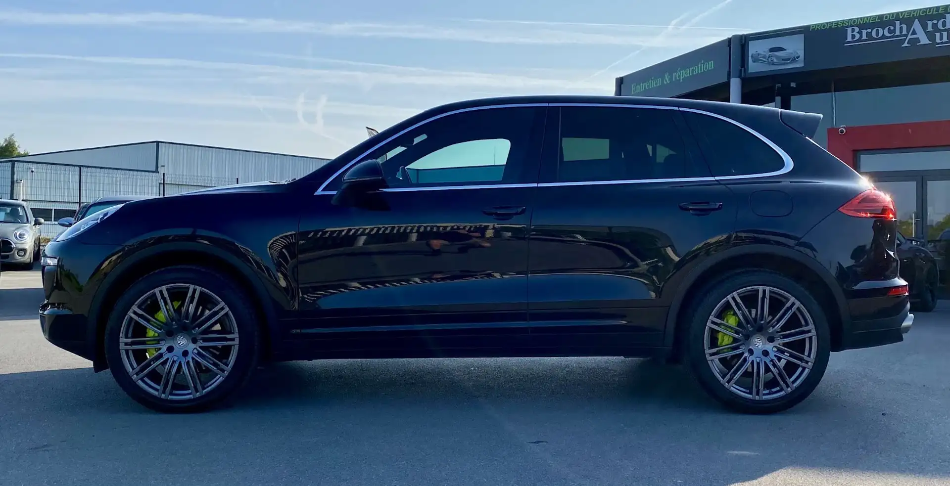 Porsche Cayenne S E-Hybrid / 3.0l V6 416 CH BVA 8 / Nero - 2