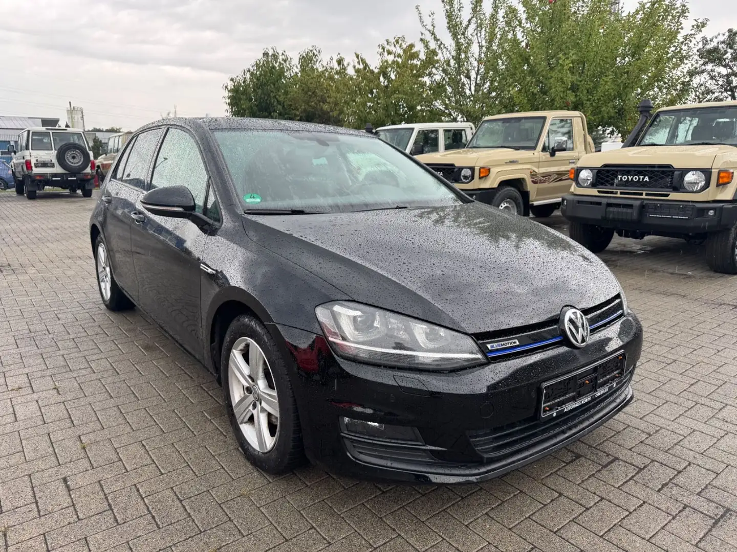 Volkswagen Golf VII Lim. Comfortline BlueMotion SHZ Klima Schwarz - 2