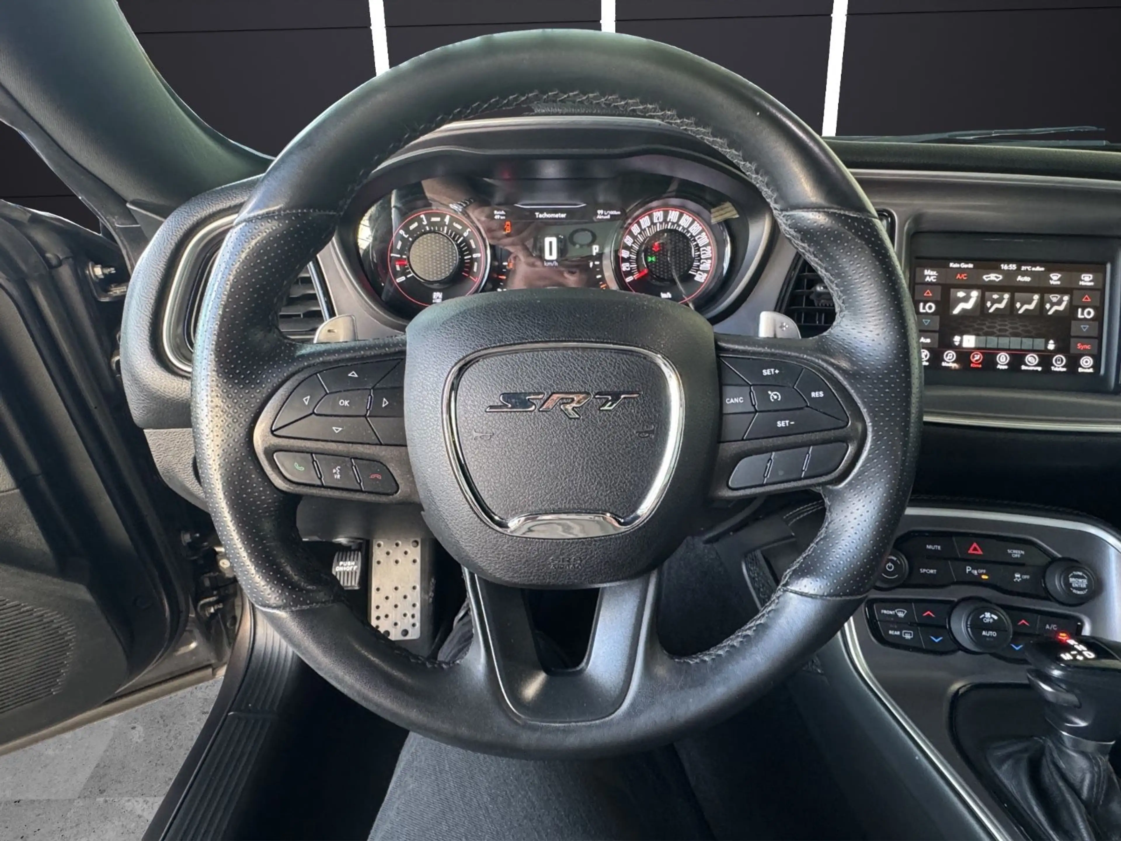 Dodge Challenger 5.7 V8 SRT SHAKER /LEDER/HELLCAT — photo 13
