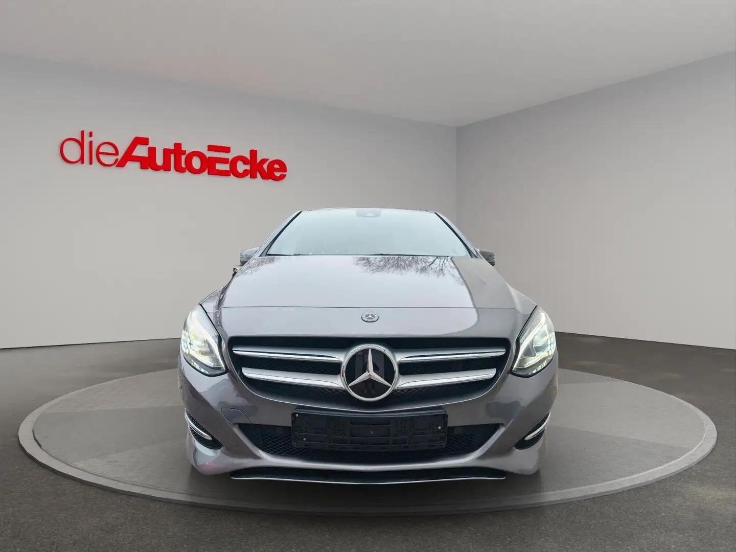 Mercedes-Benz B 220 4Matic °7G-DCT °Style Grijs - 2