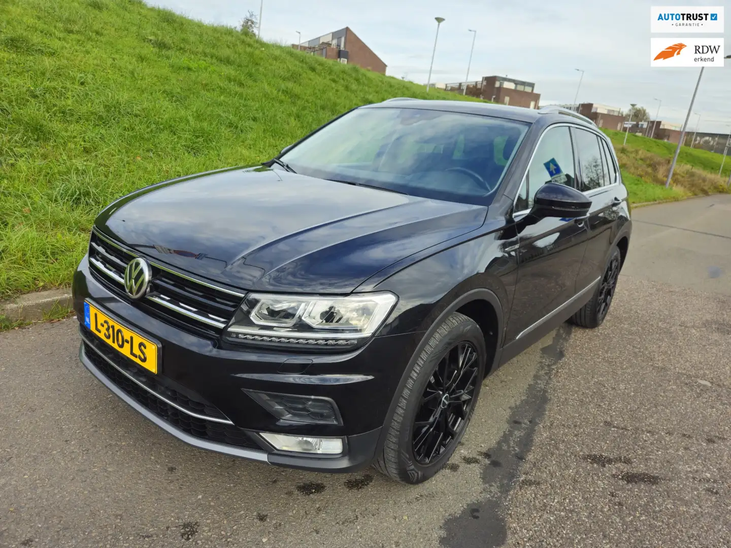 Volkswagen Tiguan 2.0 TSI 4Motion Highline trekhaak Zwart - 1