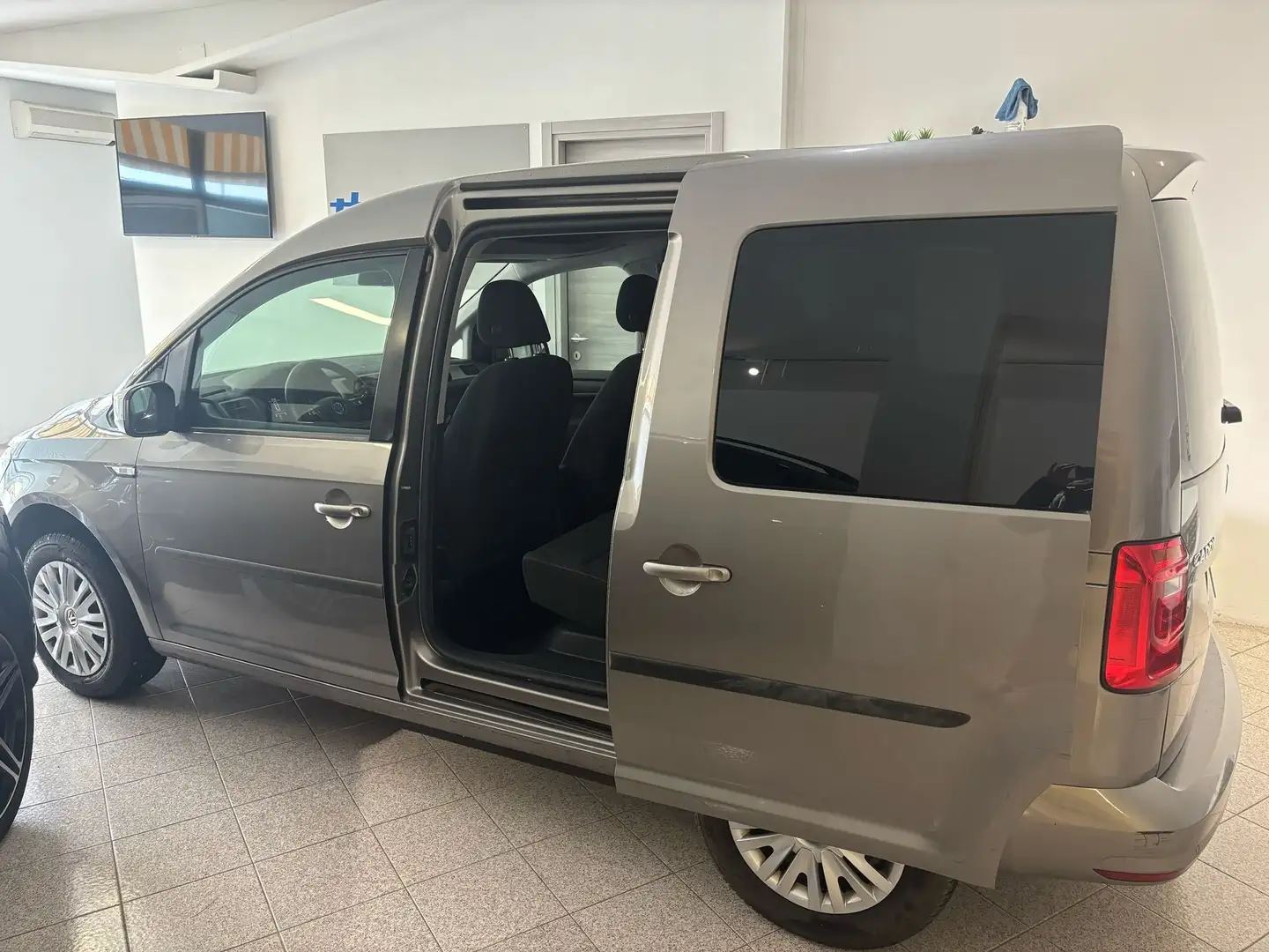Volkswagen Caddy COMFORTLINE Grigio - 2