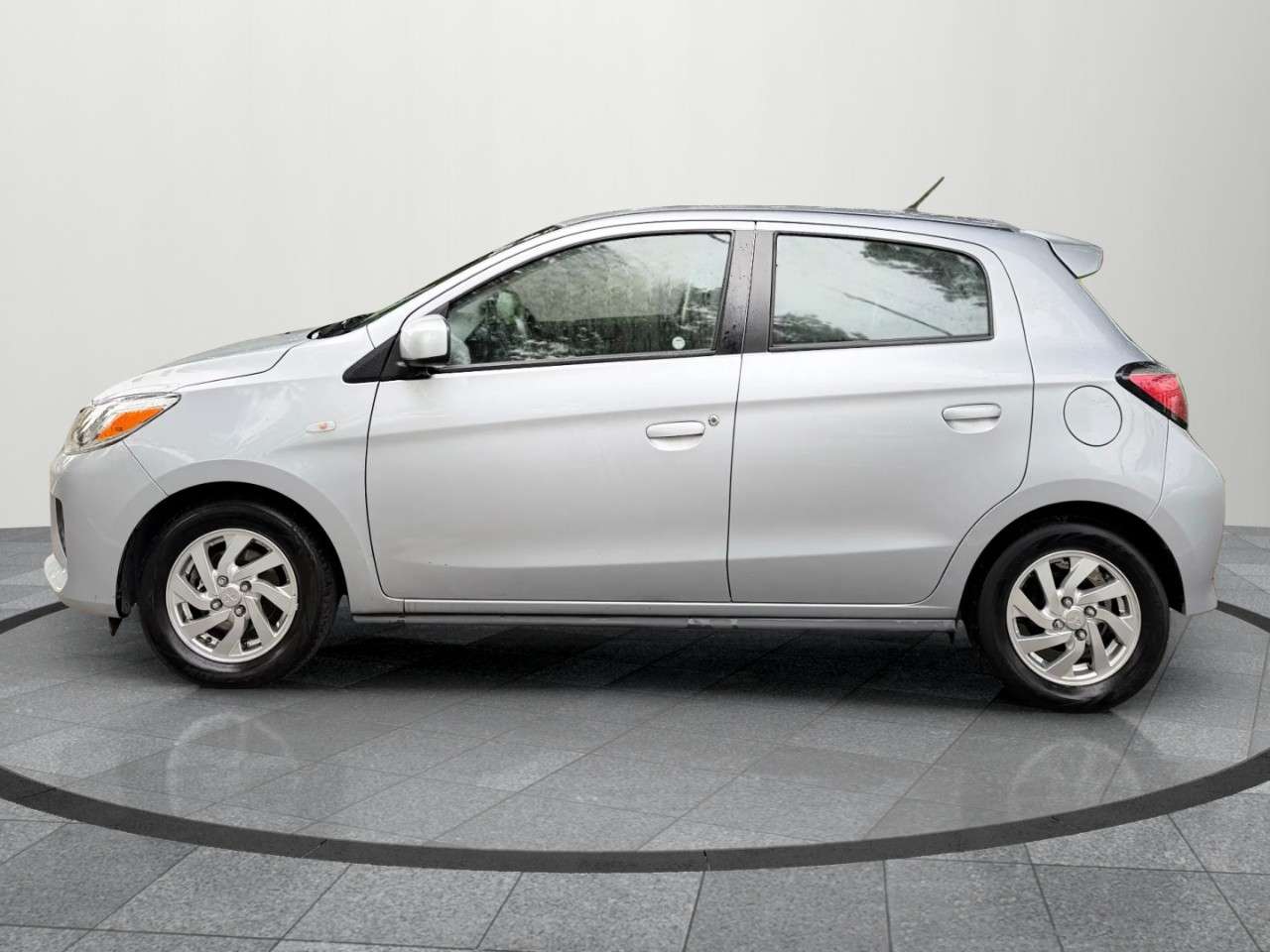 2024 Mitsubishi Mirage ES CVT — photo 4