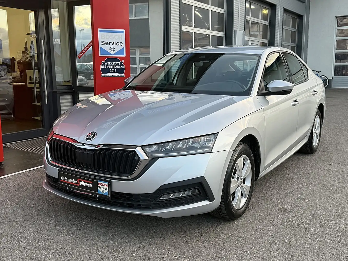 Skoda Octavia 2,0 TDI Ambition DSG Silber - 1