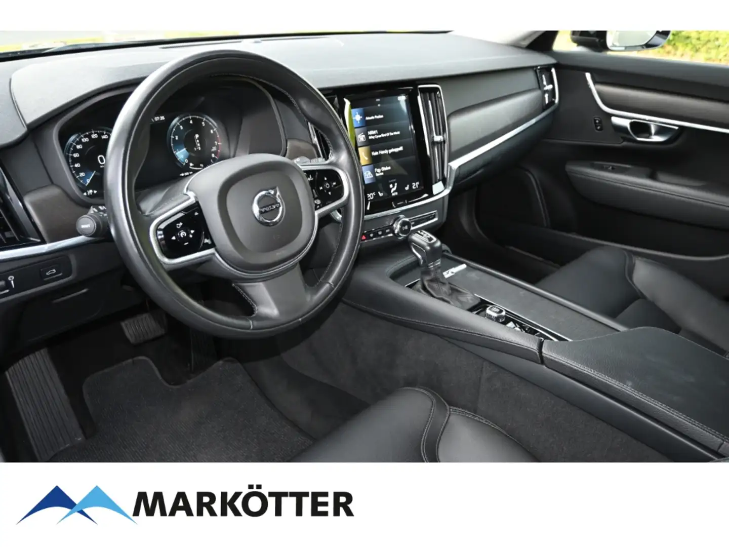 Volvo V90 Cross Country T6 AWD ACC/LED/Navi/StandH/AHK Schwarz - 2