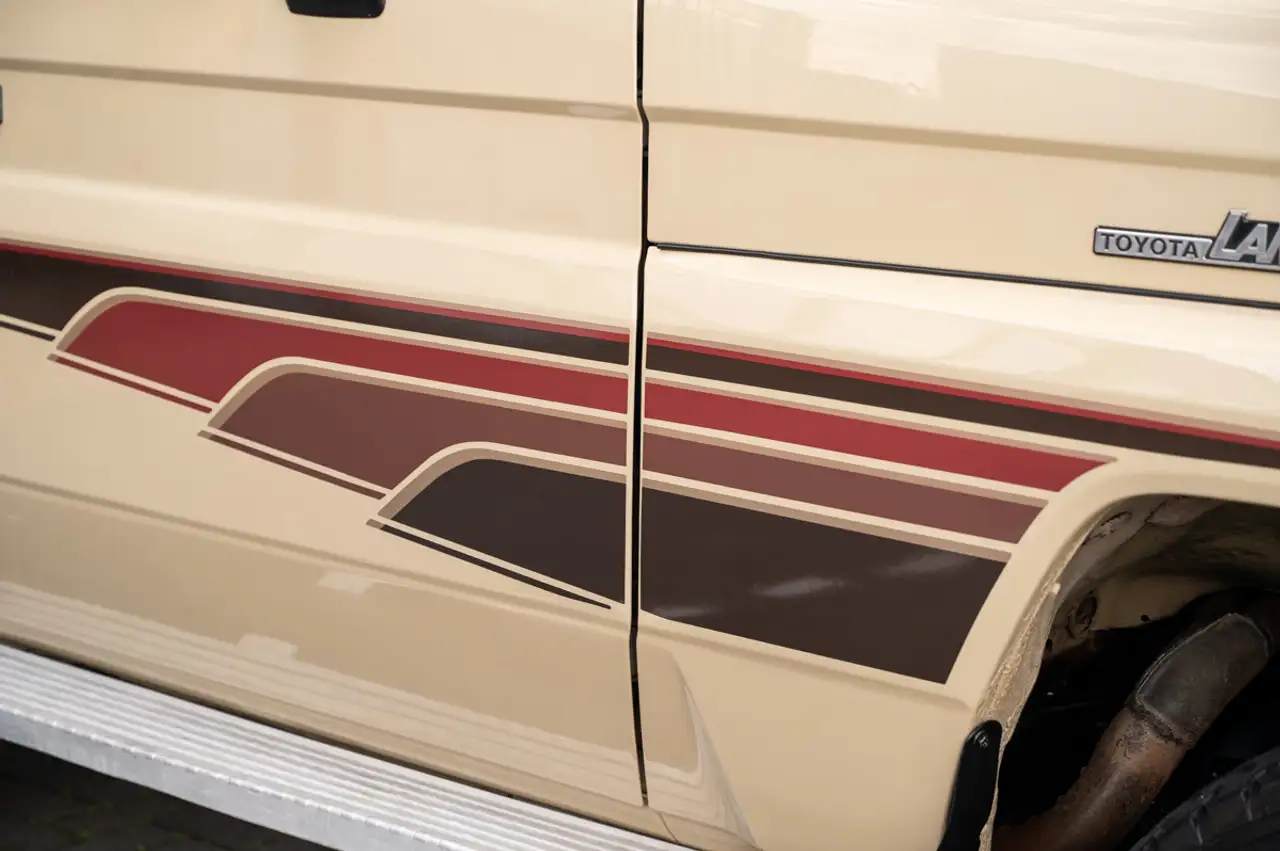 Toyota Land Cruiser FZJ73, foto 10