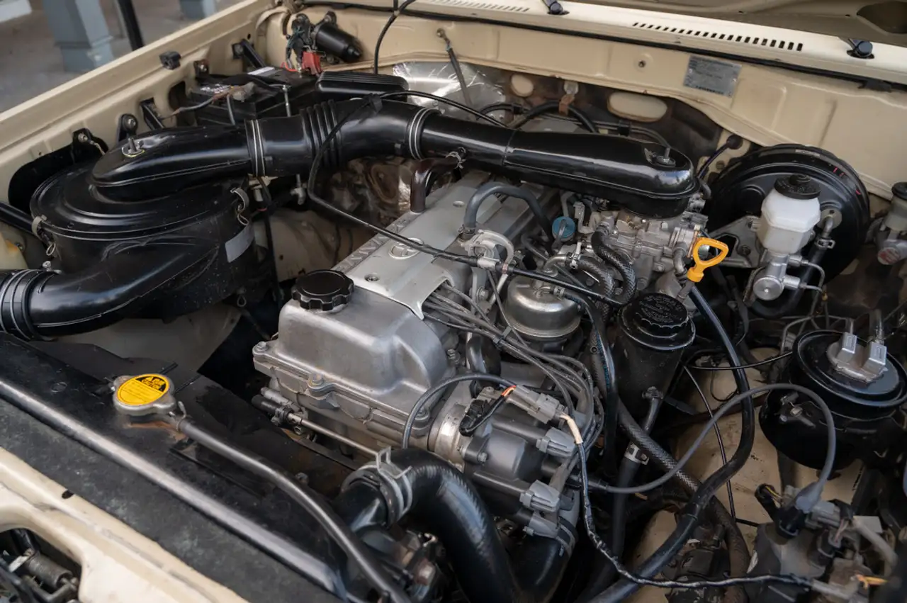 Toyota Land Cruiser FZJ73, foto 9