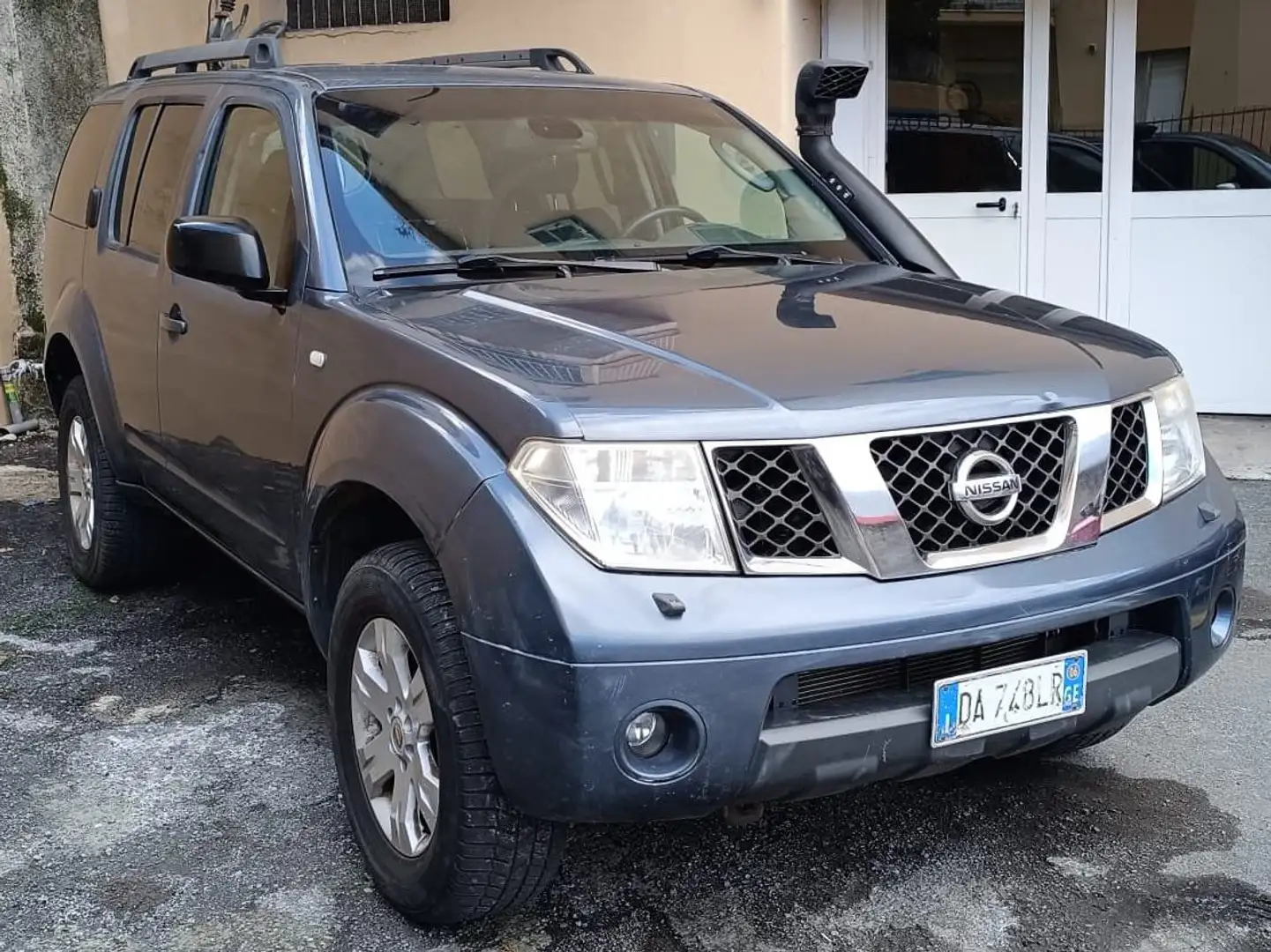 Nissan Pathfinder Pathfinder 2.5 dci SE Šedá - 1