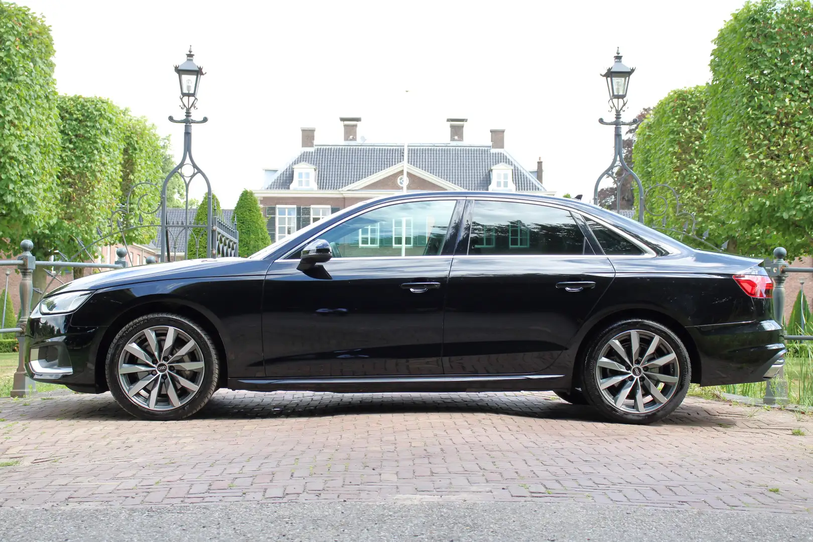 Audi A4 Limousine 40 TFSI Business Edition | DEALER-OH! | Schwarz - 2